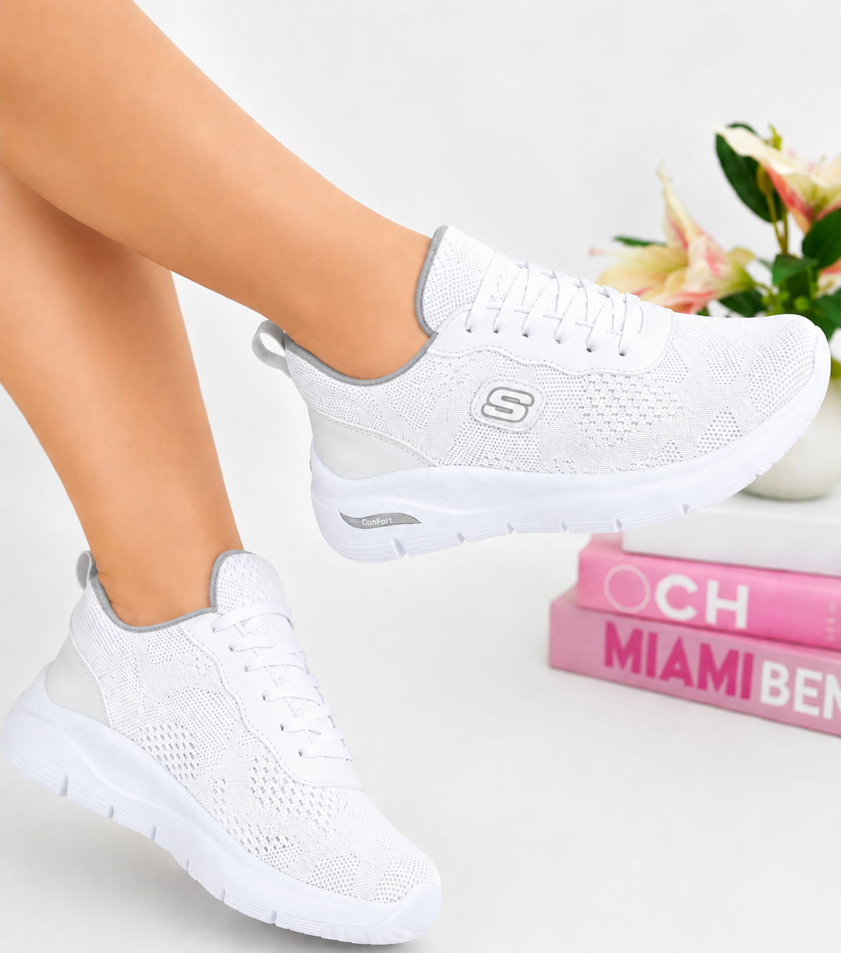 Mujer usando los tenis Livia Move